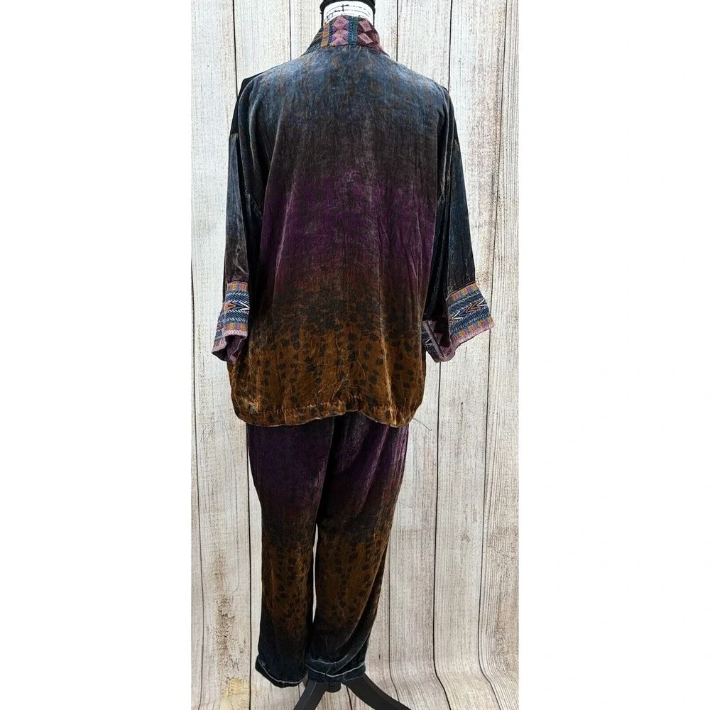 Johnny Was Ombre Cheetah Velvet Jacket and Pants Loungewear Set Size Small NWT - Picture 2 of 16